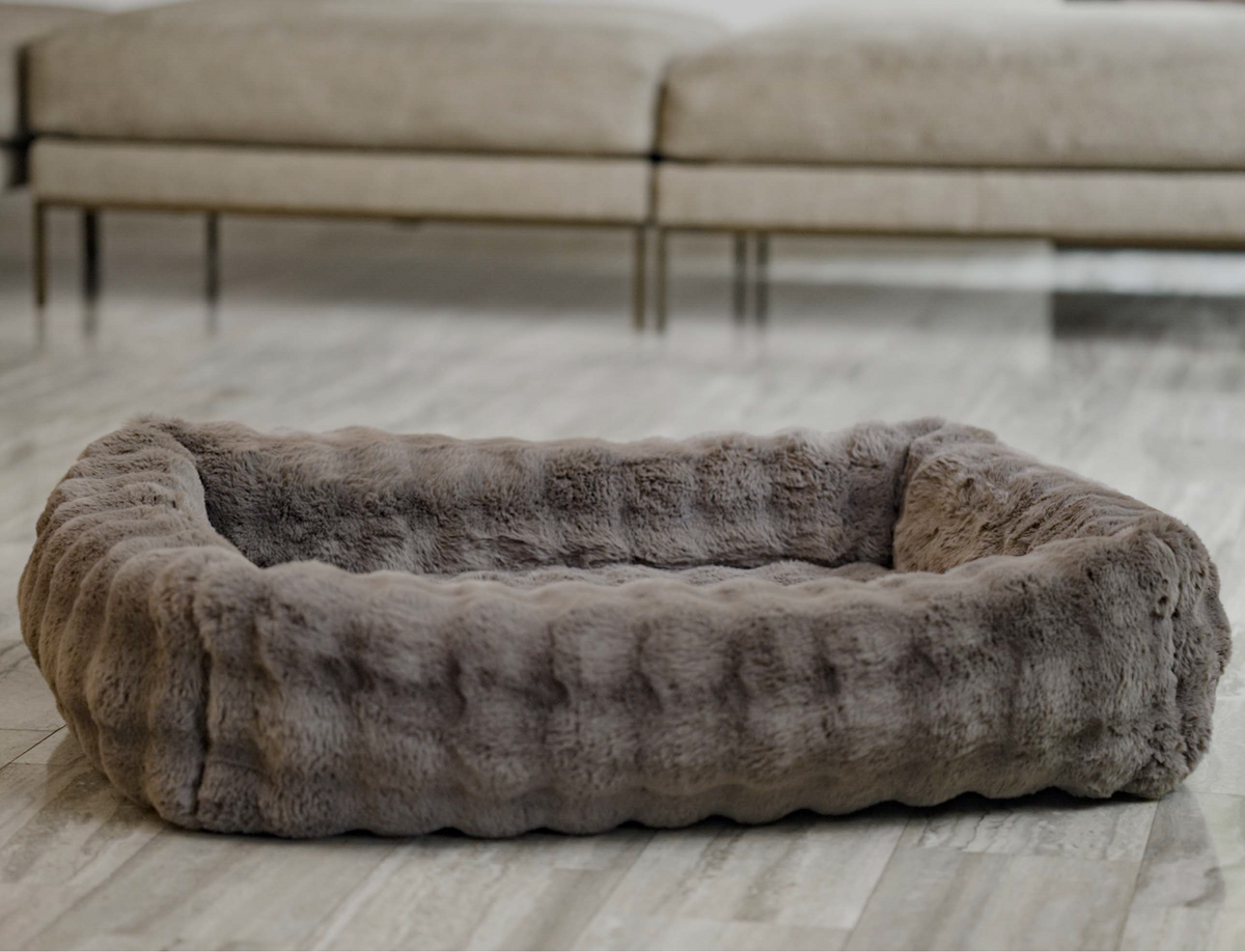 WEN Pets Ultra Plush Faux Fur Bed